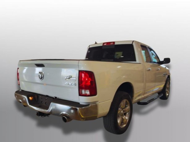 2017 Ram 1500 SLT photo 2