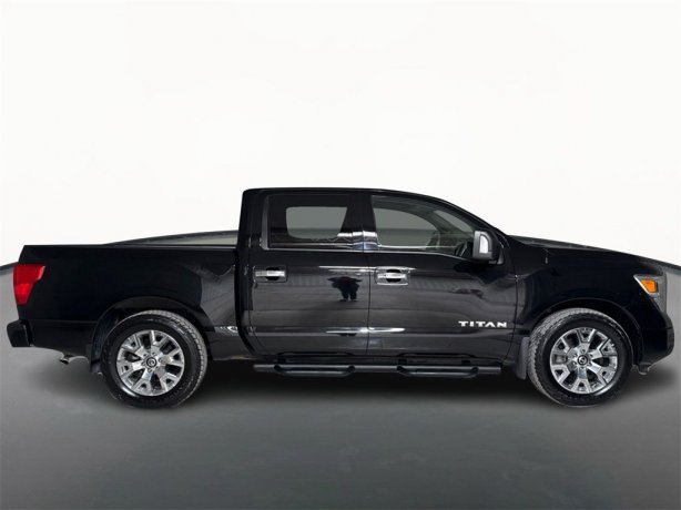 2021 Nissan Titan Crew Cab photo 4