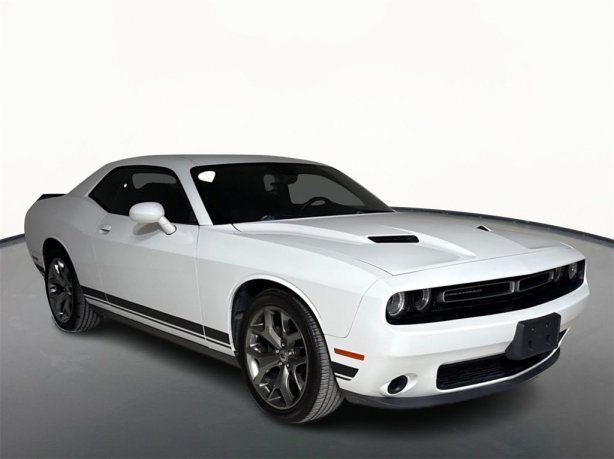 2017 Dodge Challenger SXT photo 3