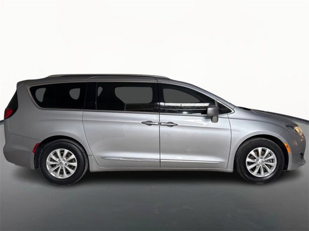 2019 Chrysler Pacifica Touring L photo 4