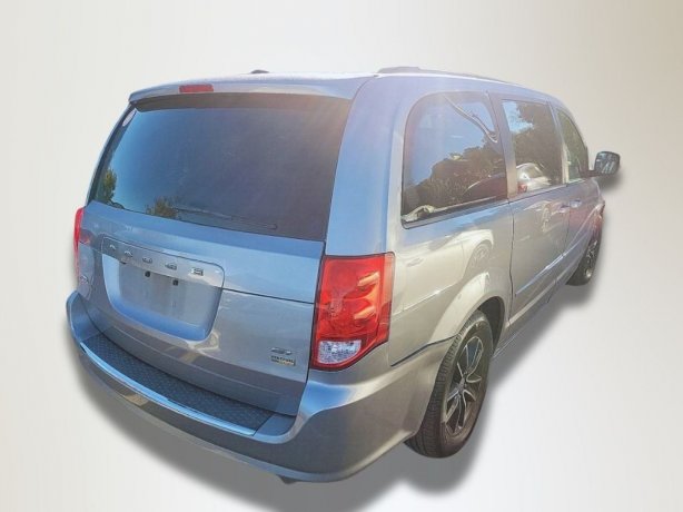 2017 Dodge Grand Caravan GT photo 2