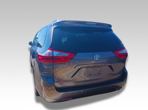 2015 Toyota Sienna photo 3