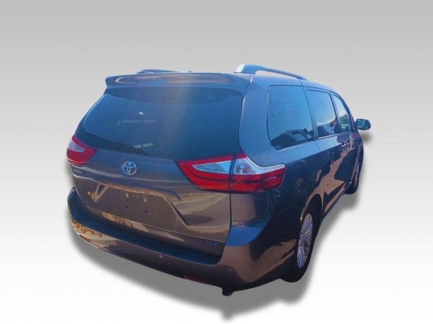 2015 Toyota Sienna photo 4